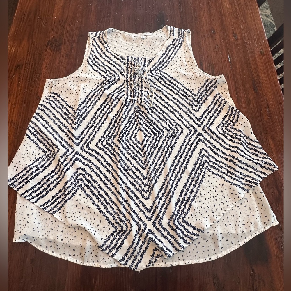 Geometric Patterned Sleeveless Top - Navy blue and White